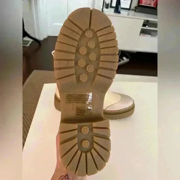 Brand New Olivia  Miller Zadie Boots in Ivory Size 7.5 - Picture 3 of 11